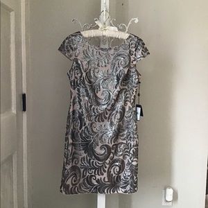 Adrianna Papell Sequined Capped Sleeved Dress